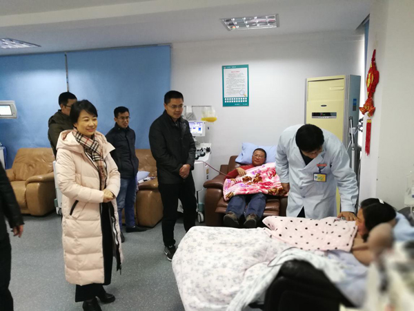 市政协委员代表参观机采室.jpg